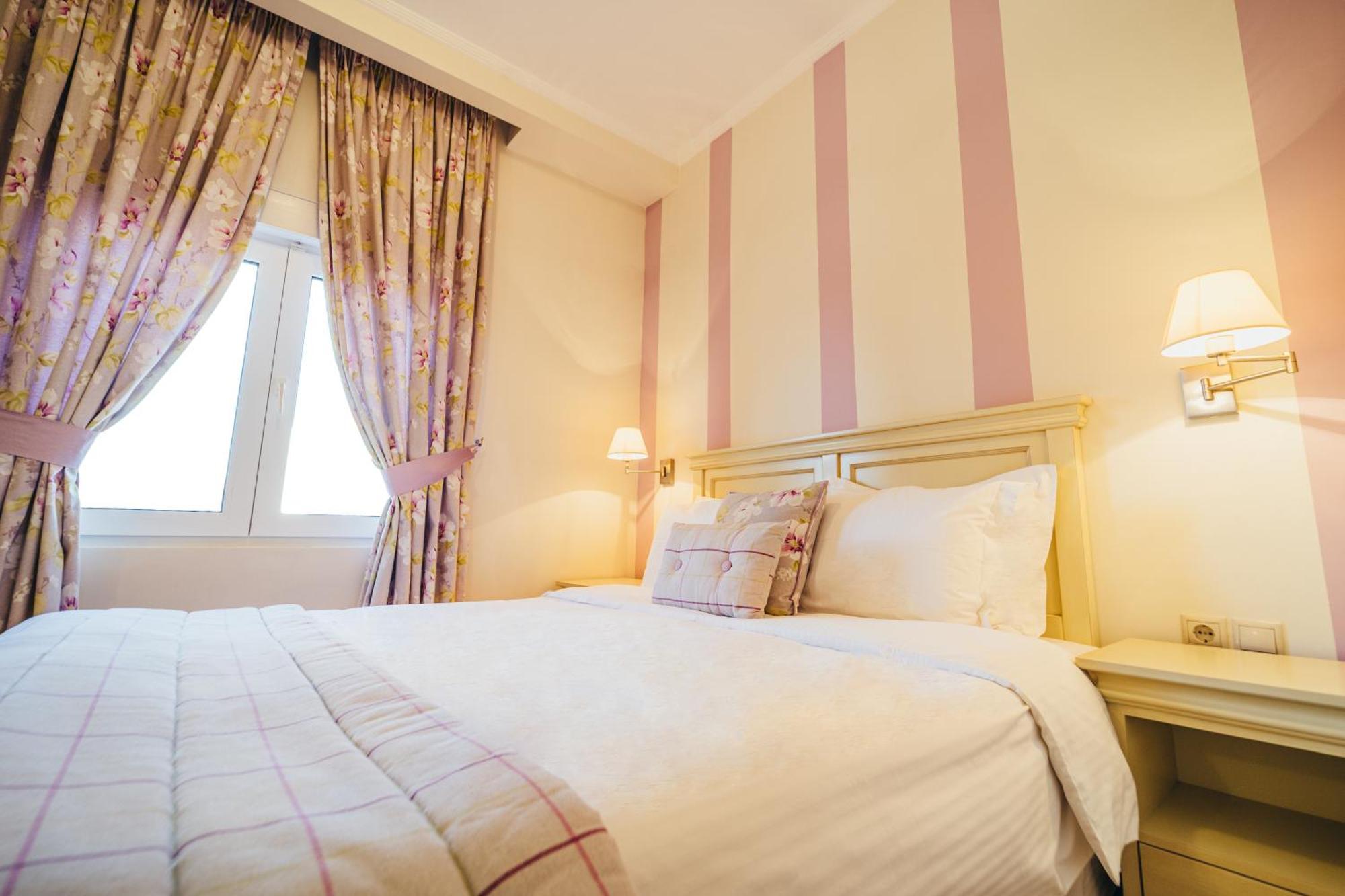 To Spiti Tis Sofias Hotel แคซโทเรีย ภายนอก รูปภาพ