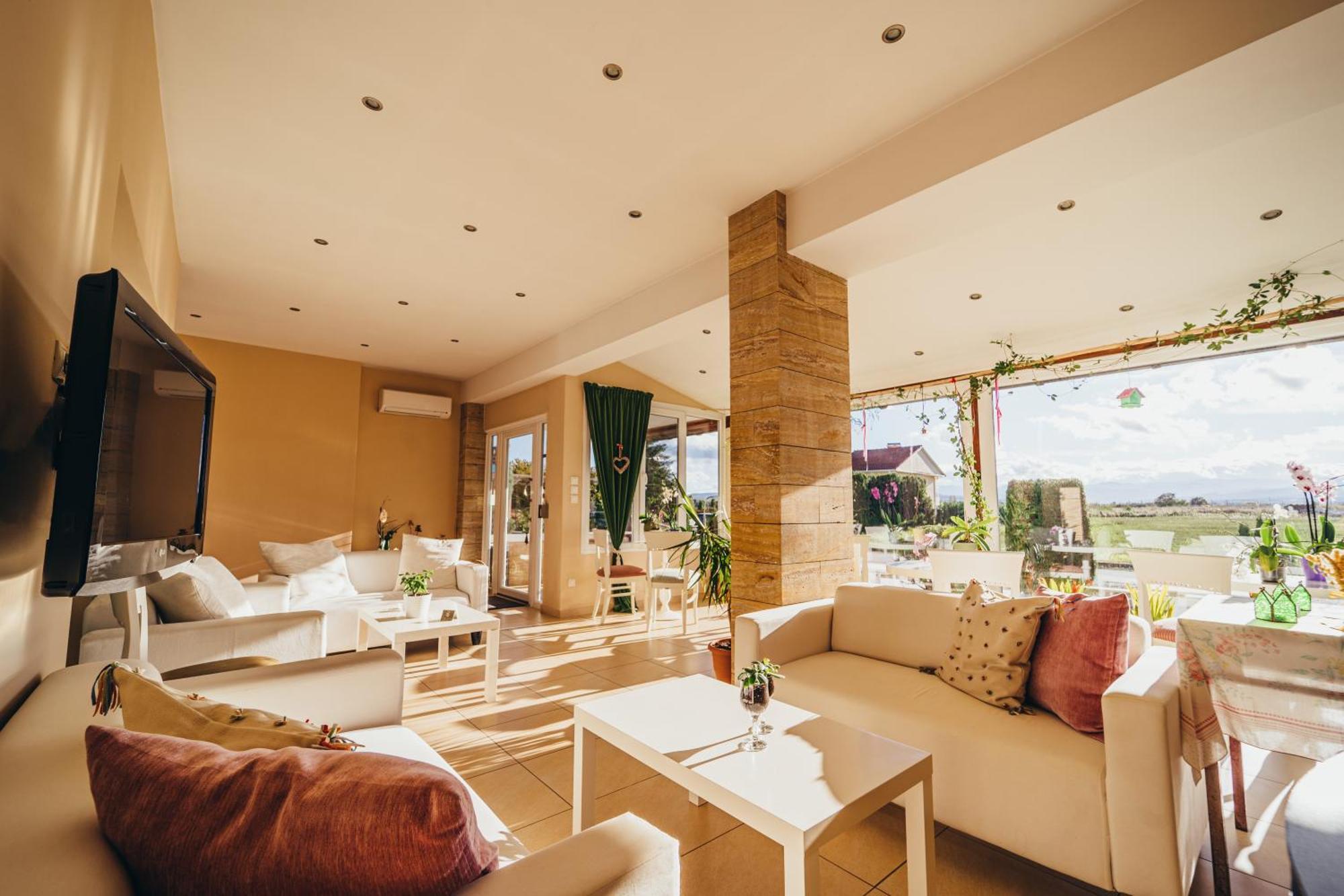 To Spiti Tis Sofias Hotel แคซโทเรีย ภายนอก รูปภาพ
