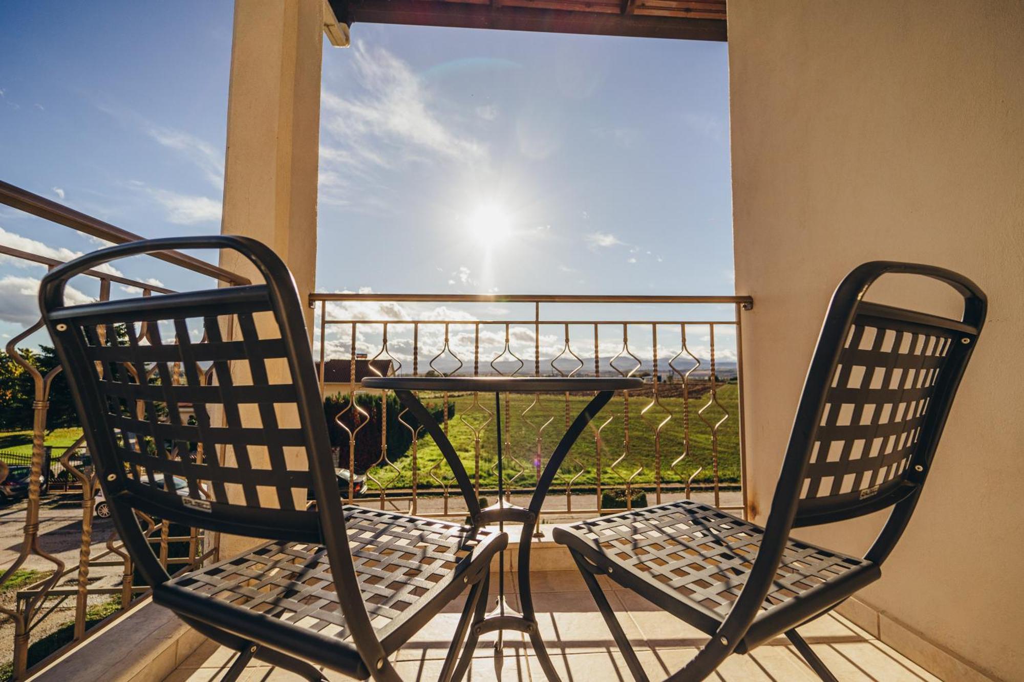 To Spiti Tis Sofias Hotel แคซโทเรีย ภายนอก รูปภาพ